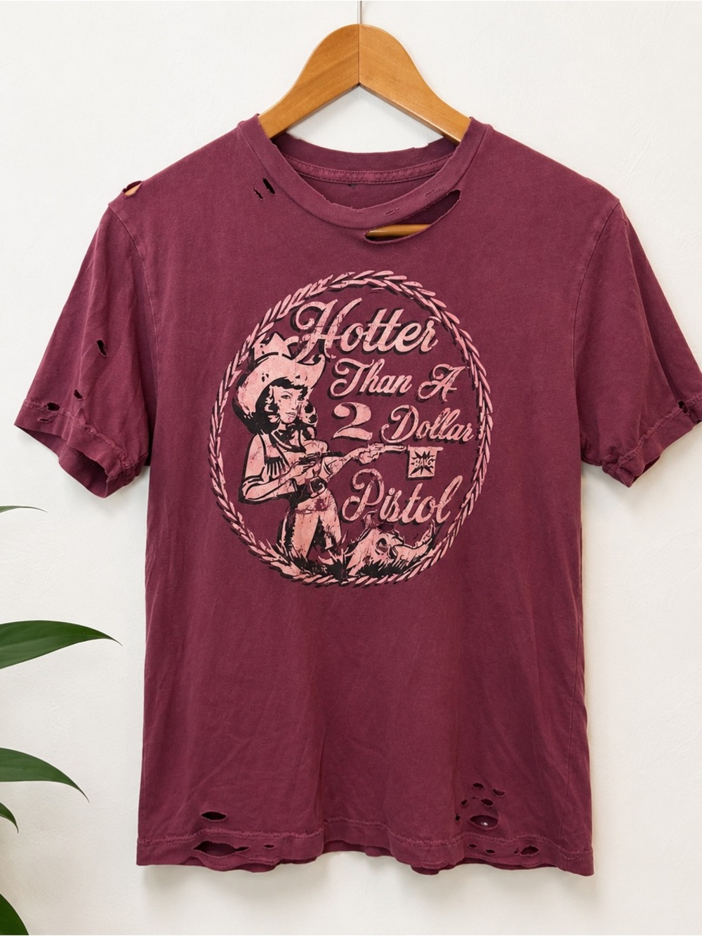 Country Deep Hotter Than A 2 Dollar Pistol Distressed Graphic Tee Size Small